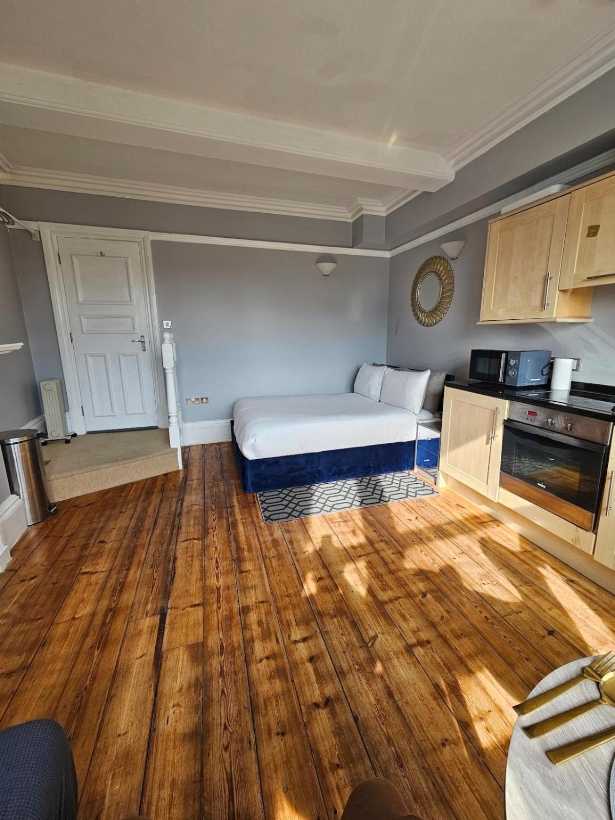 Centre Location On Corn Street Appartement
