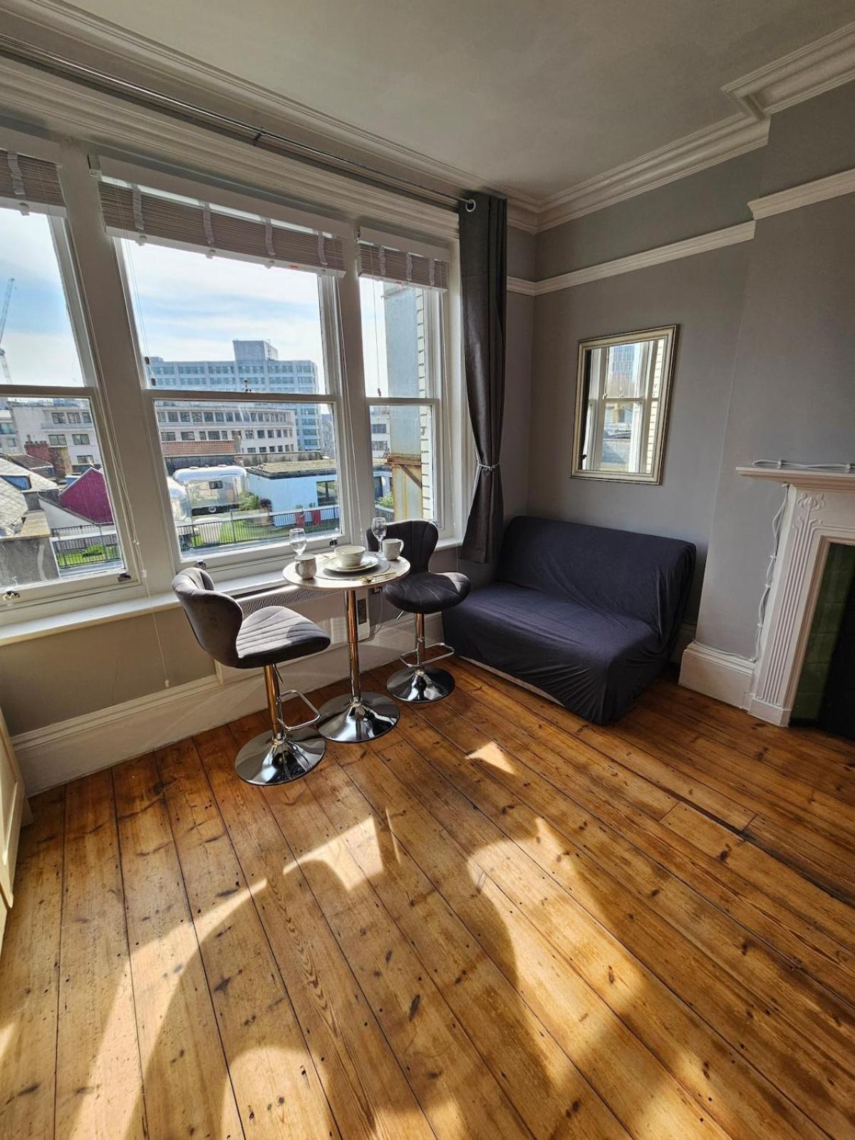 Centre Location On Corn Street * Bristol