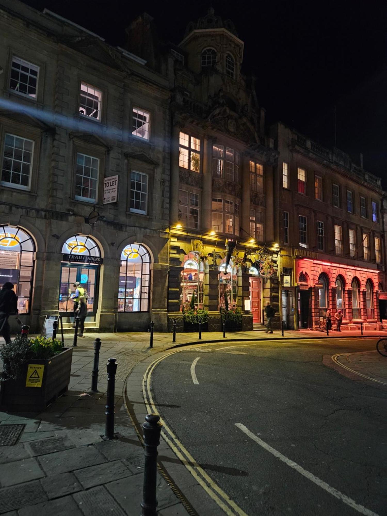 Centre Location On Corn Street *
